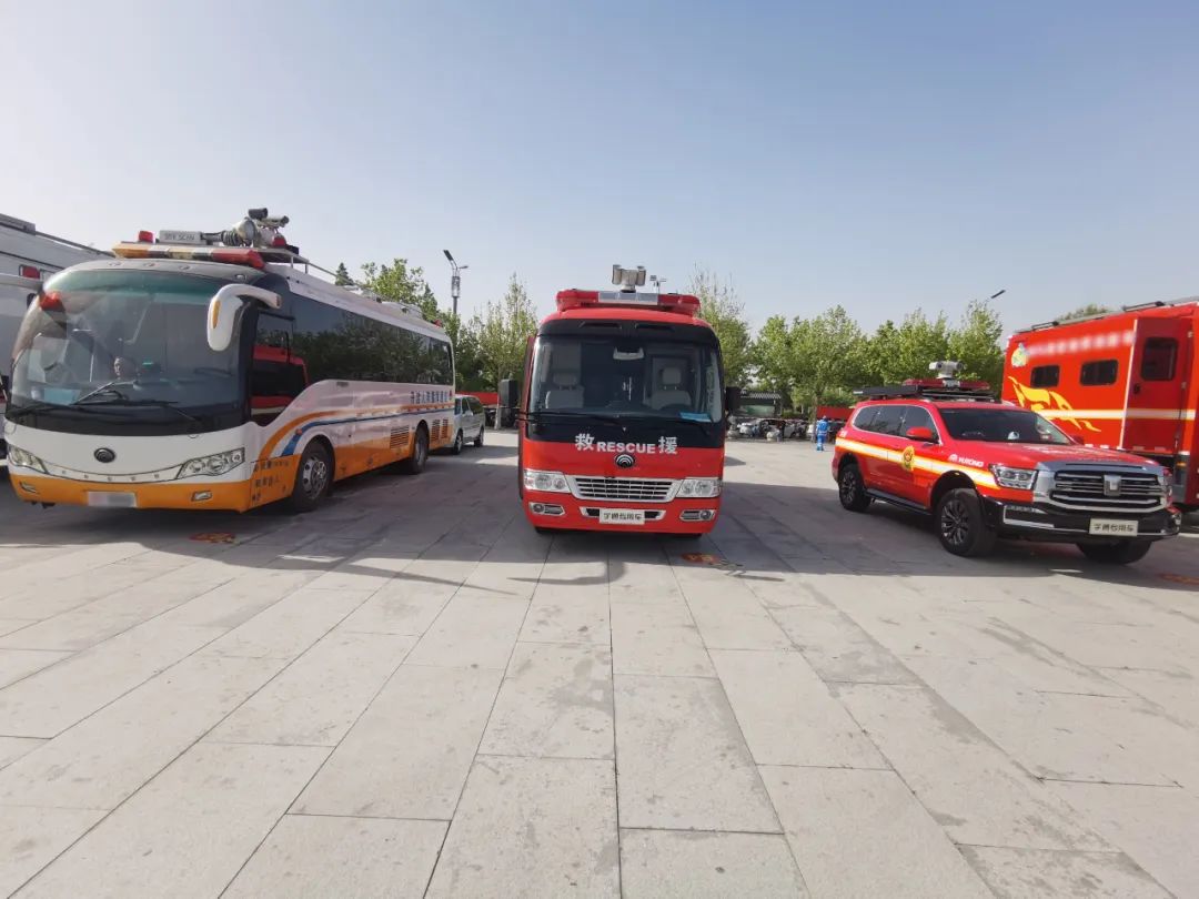 迅速集結(jié)！ 宇通專用車參演“使命-2024開封災害應急救援避險綜合演練”