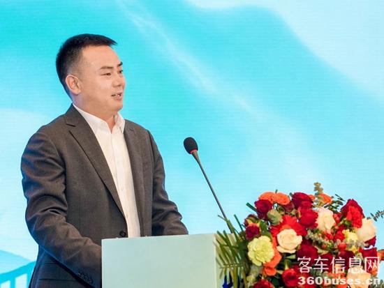 旅游天團共聚，宇通國風(fēng)新車首發(fā)，2024山河萬里行貴州起航！