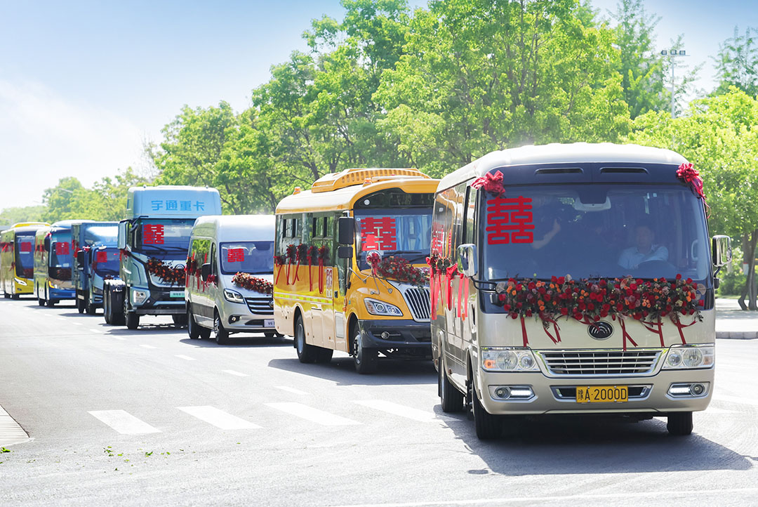 全系“硬核”車隊+國風(fēng)限定浪漫！宇通集團第15屆集體婚禮高甜來襲