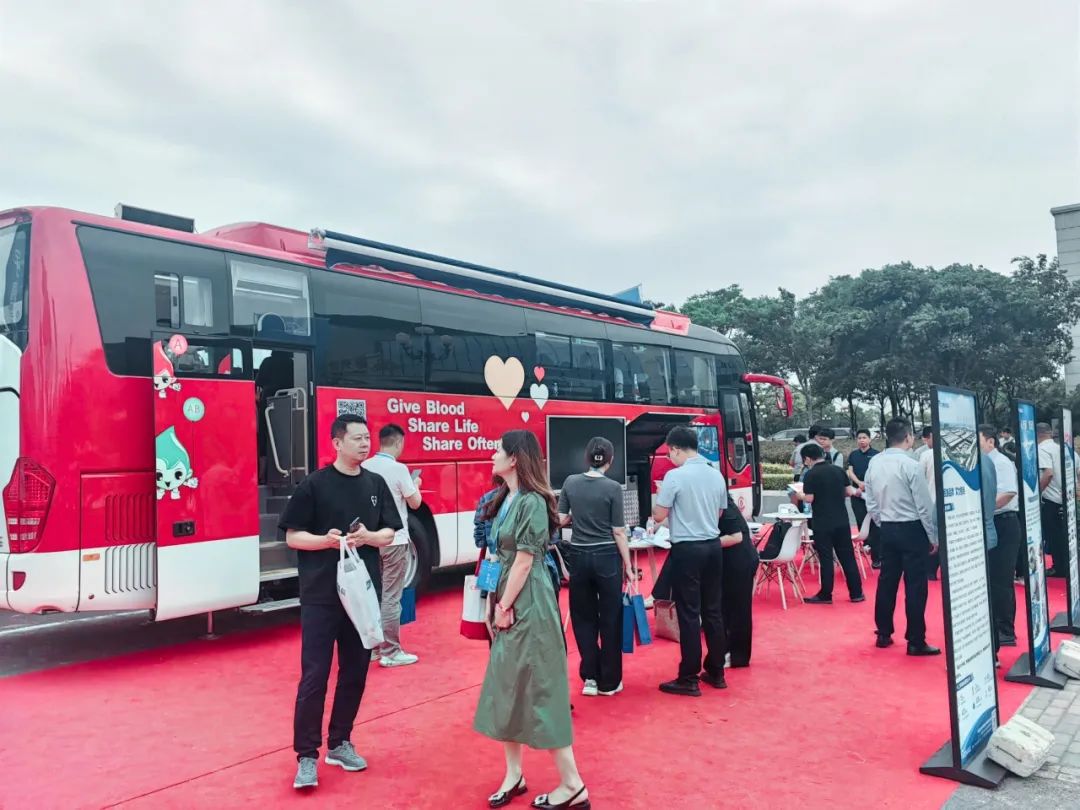 熱血啟航，智創(chuàng)未來 | 宇通獻(xiàn)血車整體解決方案亮相第八屆“全國血站管理大會”