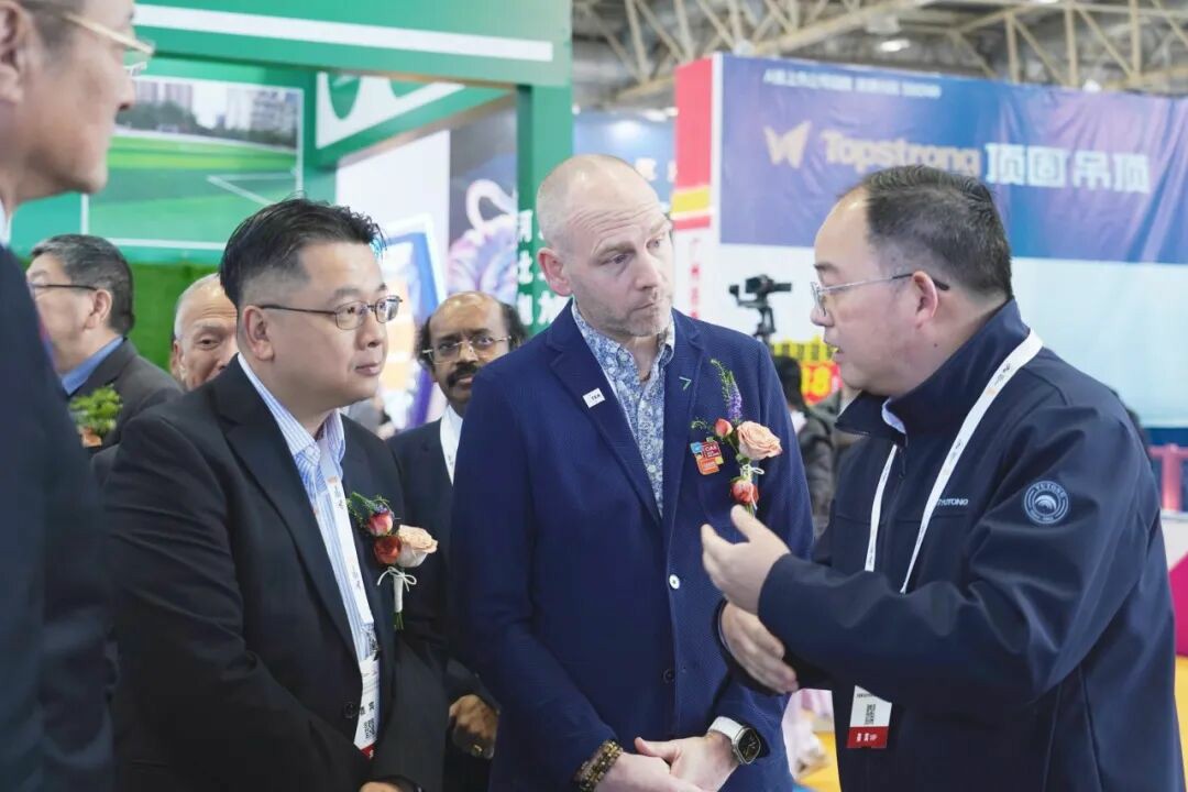 誠(chéng)邀共赴 | 宇通專用車與您相約2025 中國(guó)(鄭州)旅游休閑娛樂產(chǎn)業(yè)博覽會(huì)