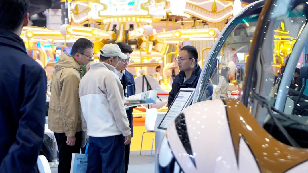 智趣出行，悅動(dòng)未來(lái)！宇通觀光車亮相2025中國(guó)（鄭州）旅游休閑娛樂(lè)產(chǎn)業(yè)博覽會(huì)