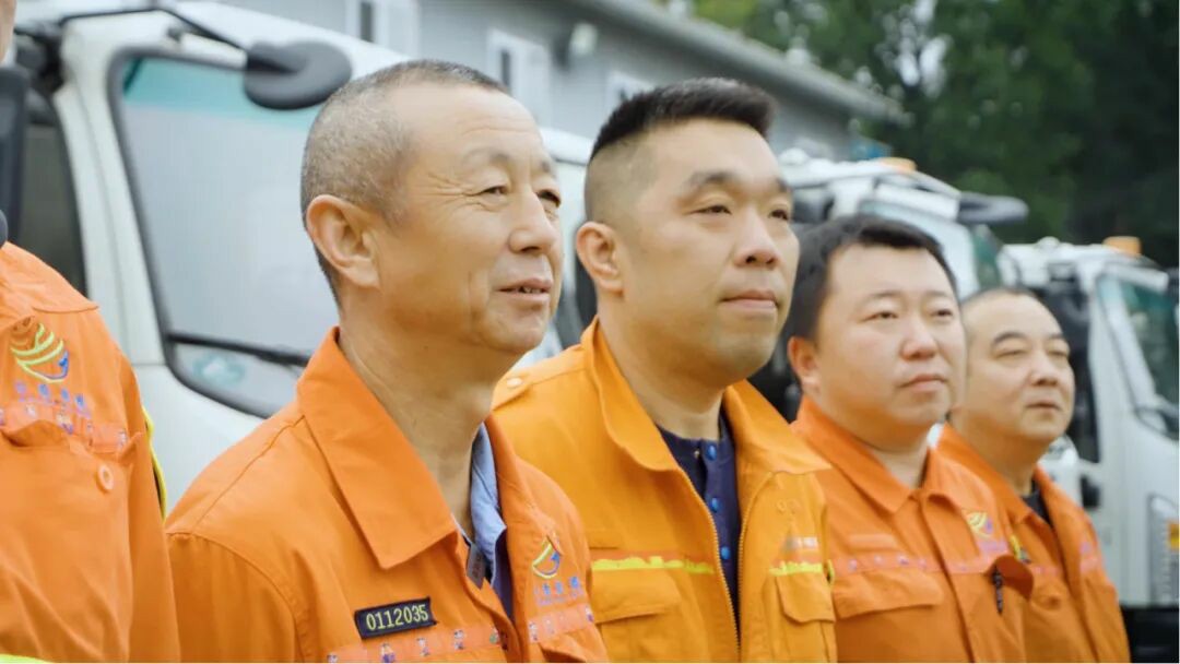 看見TA的名字，致敬不凡堅(jiān)守！宇通環(huán)衛(wèi)祝所有環(huán)衛(wèi)工人節(jié)日快樂！