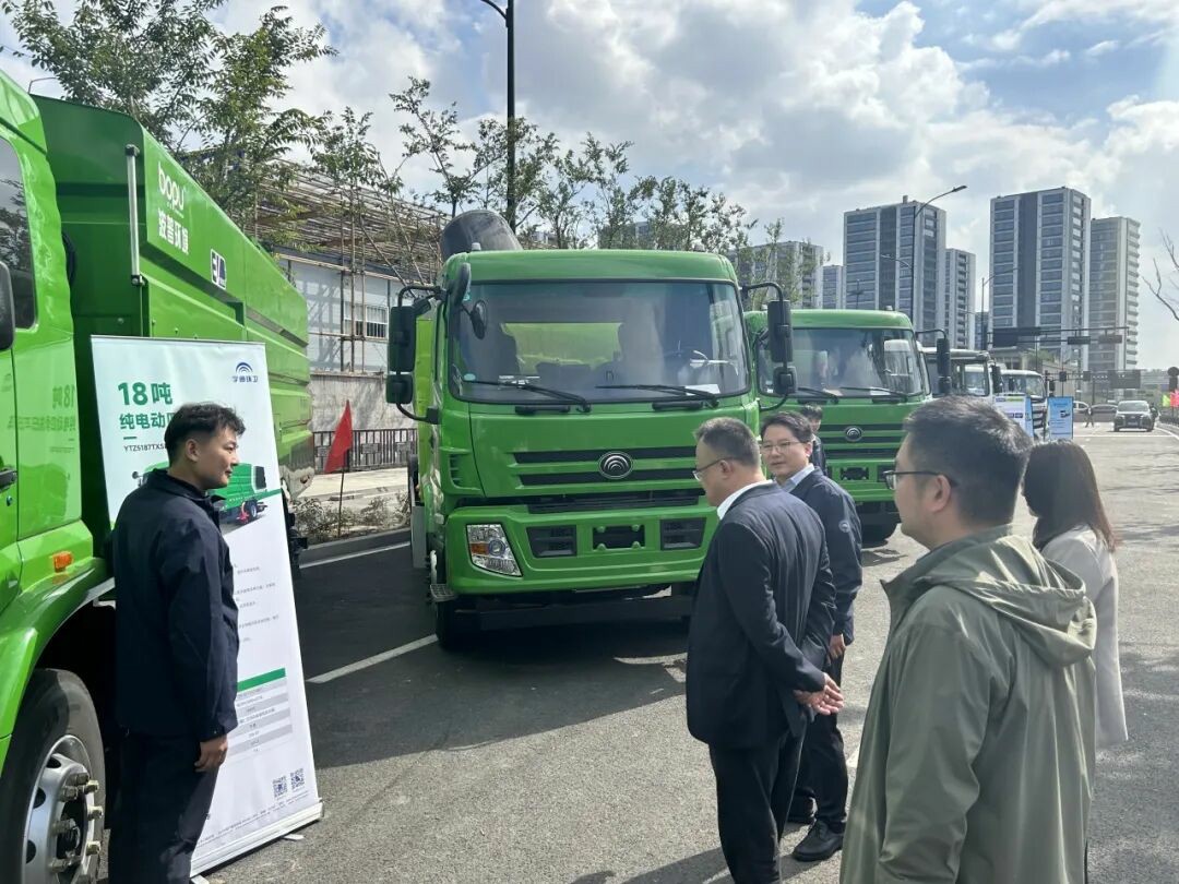 看見TA的名字，致敬不凡堅(jiān)守！宇通環(huán)衛(wèi)祝所有環(huán)衛(wèi)工人節(jié)日快樂！