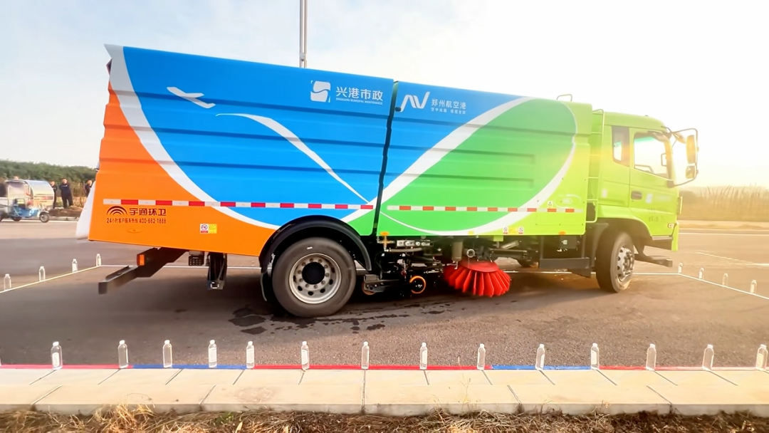 看見TA的名字，致敬不凡堅(jiān)守！宇通環(huán)衛(wèi)祝所有環(huán)衛(wèi)工人節(jié)日快樂！