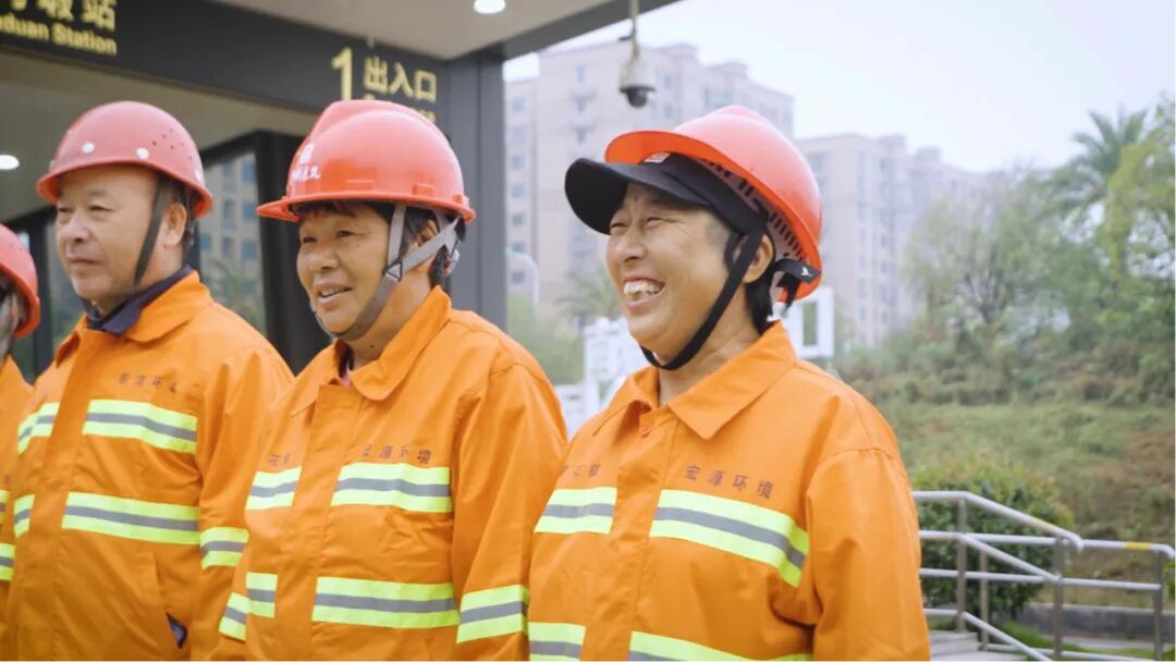 看見TA的名字，致敬不凡堅(jiān)守！宇通環(huán)衛(wèi)祝所有環(huán)衛(wèi)工人節(jié)日快樂！