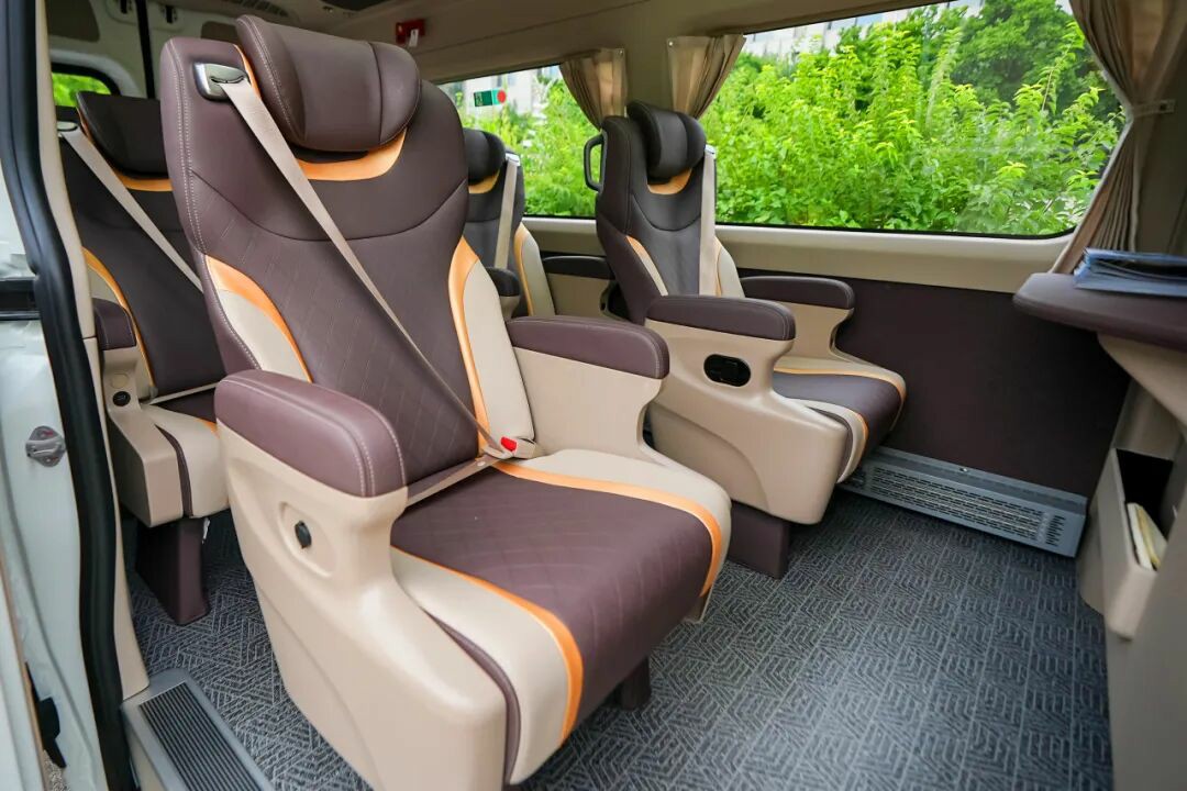 實(shí)力共鑒！宇通天駿V6E榮獲“2025年度用戶信賴引領(lǐng)獎(jiǎng)”