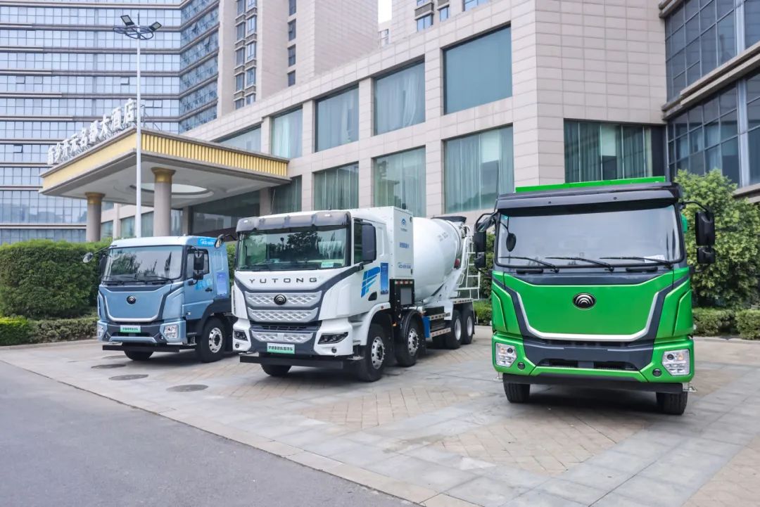 跑贏每一度丨從烏市到新鄉(xiāng)，宇通重卡唱響新品上市“雙城記”
