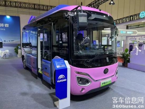“綠”動中原！宇通F10、宇萌E6S 2.0組團(tuán)亮相鄭州新能源車展