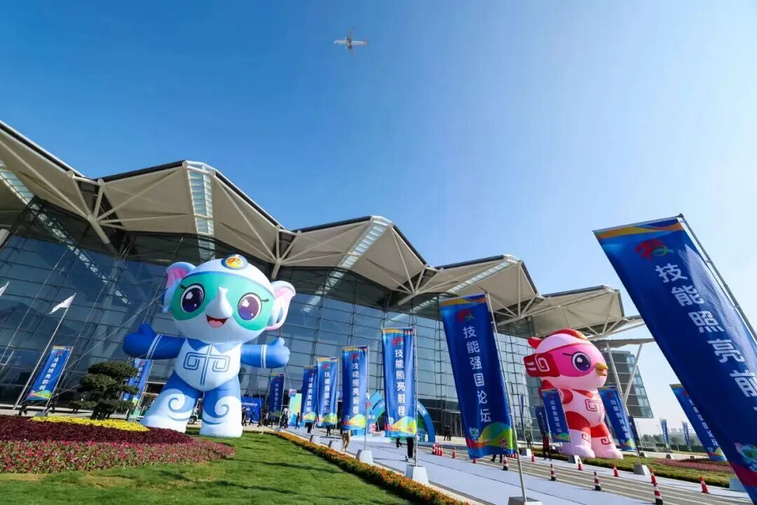 以智造致匠心！“小宇”領(lǐng)銜，宇通服務(wù)第三屆全國(guó)技能大賽