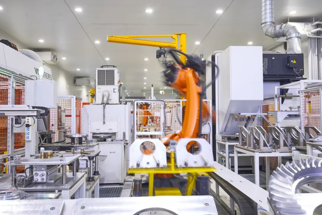 以智造致匠心！“小宇”領(lǐng)銜，宇通服務(wù)第三屆全國(guó)技能大賽