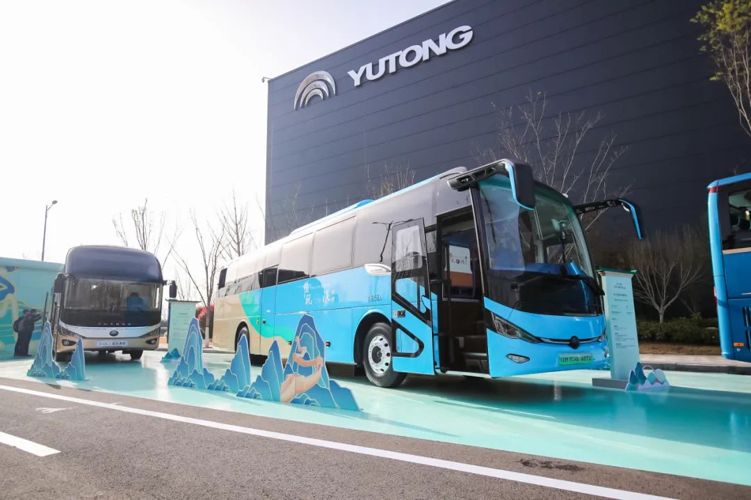 宇通上新季丨大運(yùn)力超能巴士助力旅游經(jīng)濟(jì)一路“繁花”