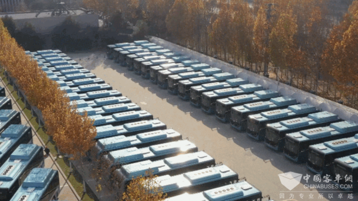 重慶公交運營再升級 427輛宇通純電公交助力構(gòu)建綠色交通體系