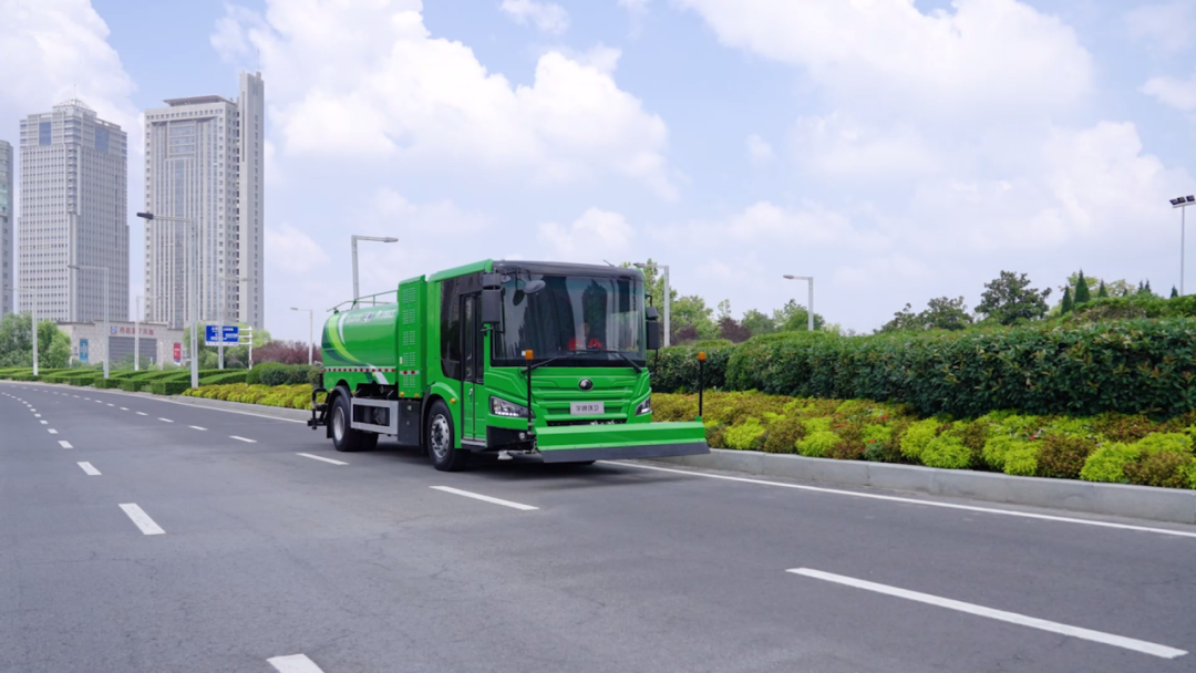 綠色新城，湛河未來┃21臺宇通新能源環(huán)衛(wèi)車輛批量交付平頂山