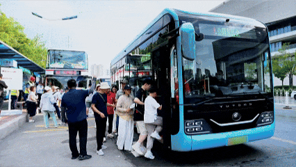 宇通客車——打造“寵粉”新范式！宇通攜手臨沂公交為十二萬歌迷護航