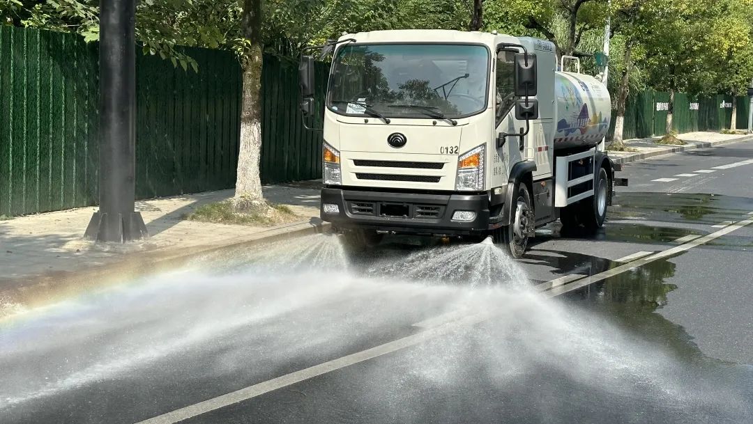 圓滿結(jié)束！宇通環(huán)衛(wèi)車輛全程服務(wù)亞洲體育盛會(huì)
