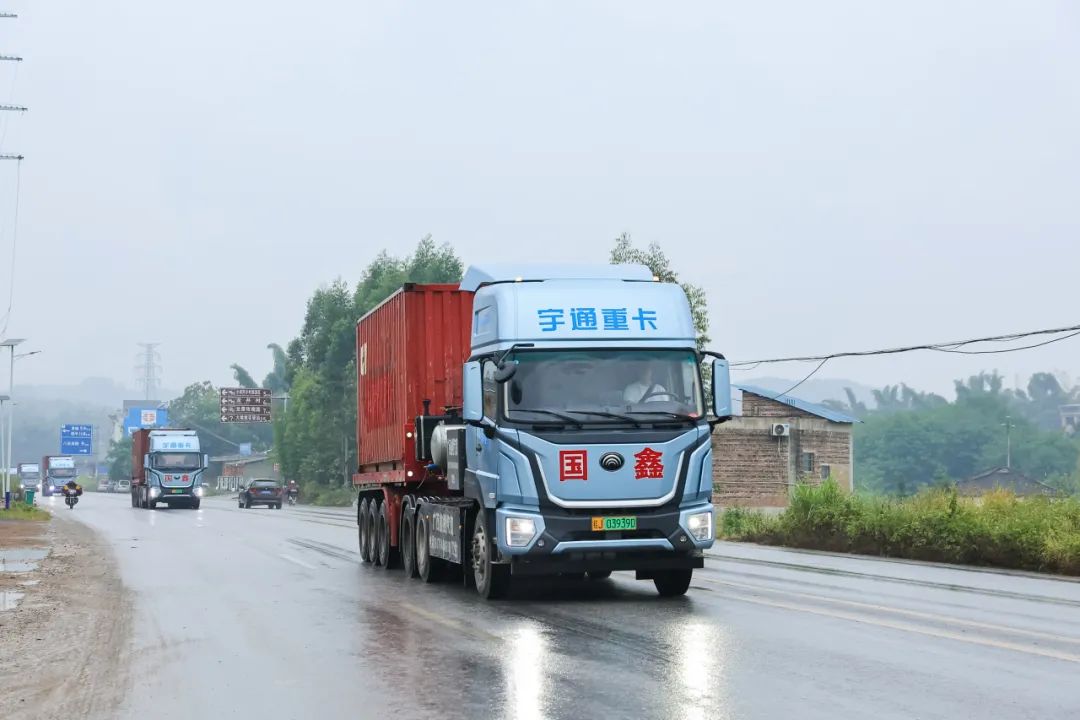 單趟多賺1000塊！宇通重卡為賀州鑫美運(yùn)輸插上增收的翅膀！