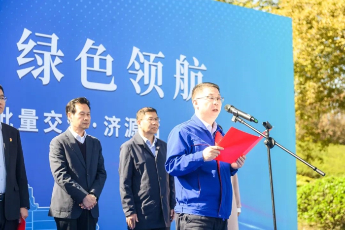 2024開年以來國內(nèi)最大批量氫燃料牽引車成功交付！3.jpg