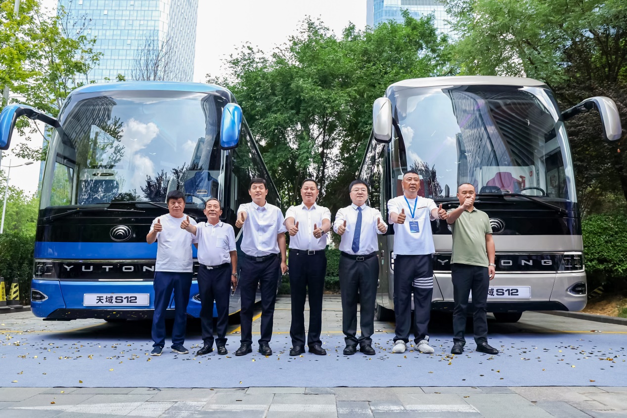 東方美學(xué)融合世界科技！宇通天域S12正式上市，重新定義“高端客車”