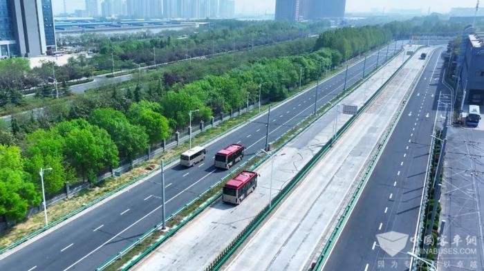攜手暢通“城市血脈” 宇通新能源公交批量交付滄州