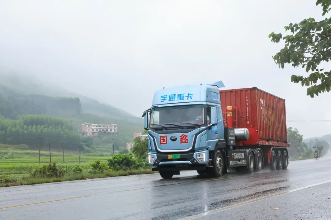單趟多賺1000塊！宇通重卡為賀州鑫美運(yùn)輸插上增收的翅膀！