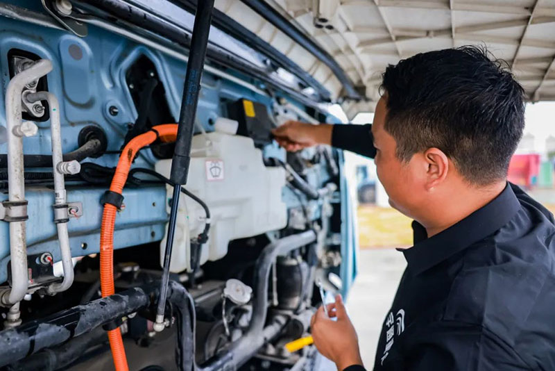 在宇通的直播間 看見新能源重卡的大舞臺 在宇通的直播間 看見新能源重卡的大舞臺