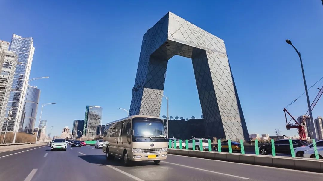 熱血誓師！宇通客車(chē)連續(xù)21年主力護(hù)航全國(guó)兩會(huì)