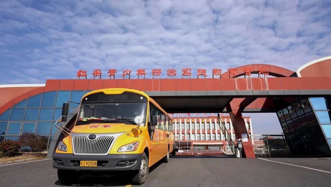“運(yùn)”“研”結(jié)合，夏鵬程校車用愛守護(hù)紅安學(xué)子成才之路