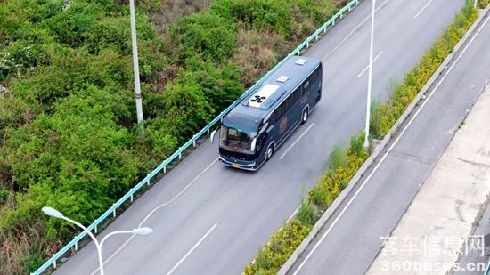 以高端化破局:貴州歡樂假期攜手宇通C12L領(lǐng)跑旅游新藍海 16.jpg