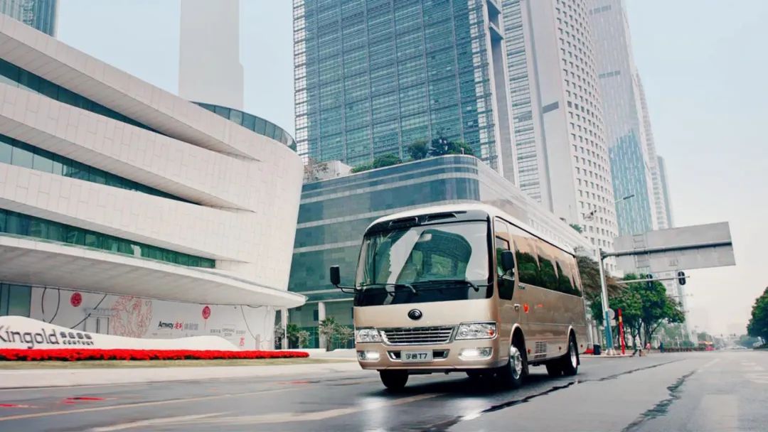 服務兩會唯一公商務車品牌，T7領航服務盛會