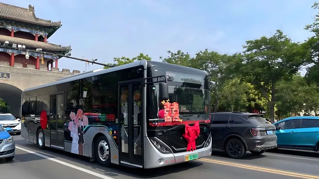 定制公交打造花樣出行體驗(yàn)，宇通為各地文旅上分